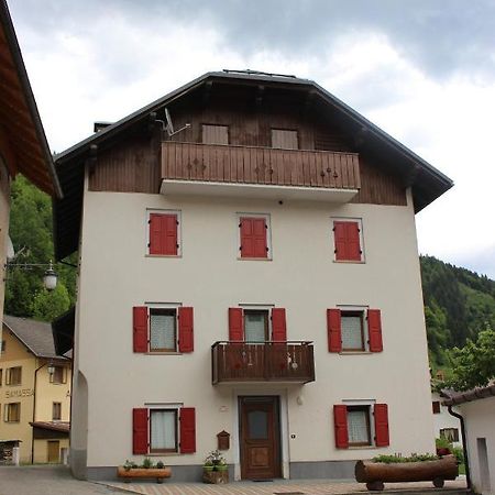 Durmi E Insumiasci Bed and Breakfast Forni Avoltri Buitenkant foto