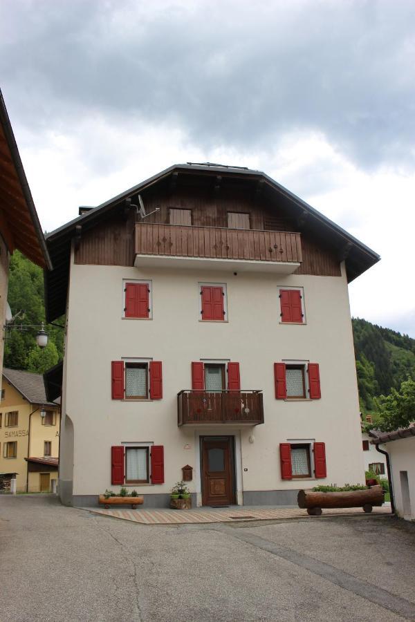 Durmi E Insumiasci Bed and Breakfast Forni Avoltri Buitenkant foto